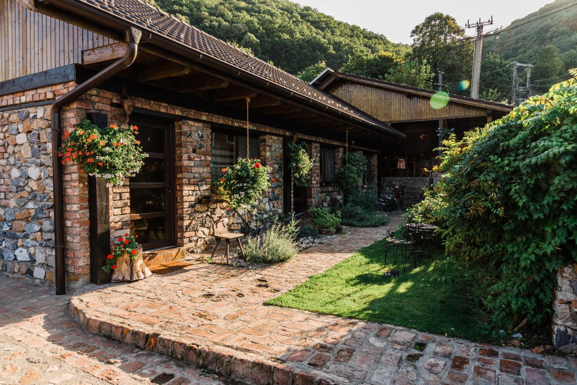 Casa Soseco Hotell Orşova Eksteriør bilde